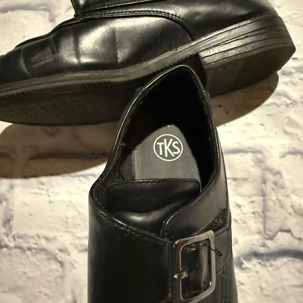 Black Leather Buckle Dress Shoes